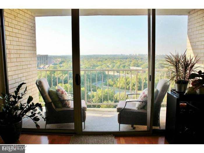 Foto principal - 3 br, 2 bath Condo - 2500 North Van Dorn S...