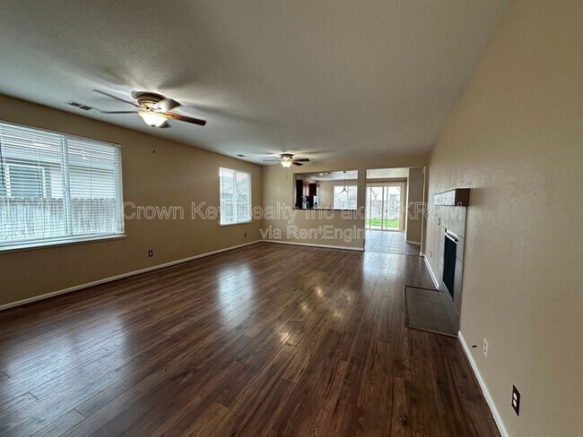 Building Photo - 2568 Tapestry St