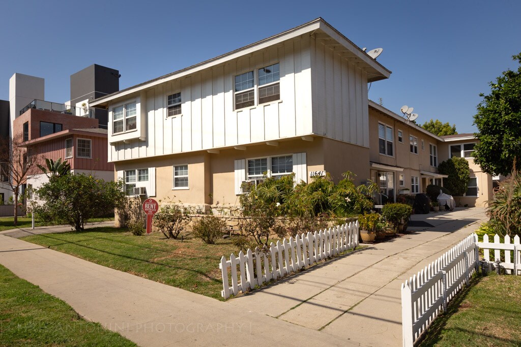 Foto principal - 11641 National Blvd