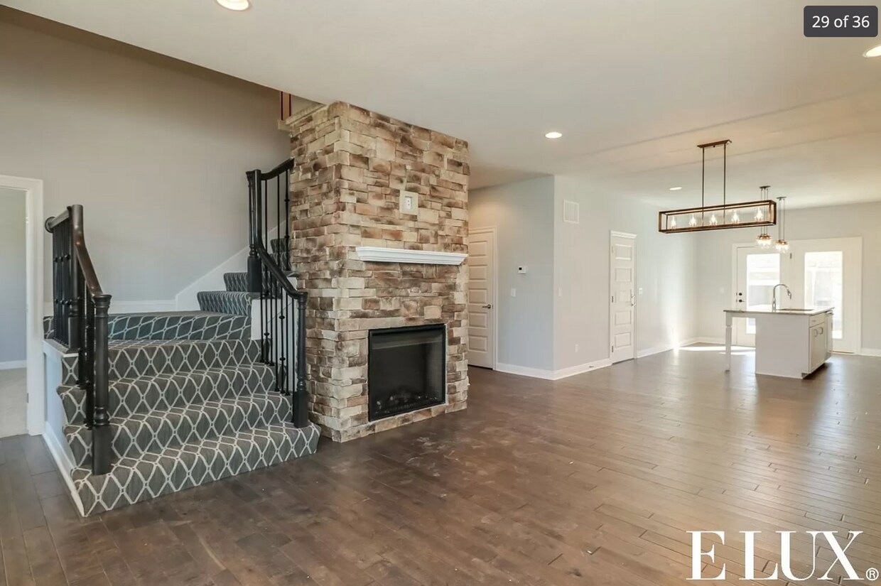 Foto principal - 15845 Foster St
