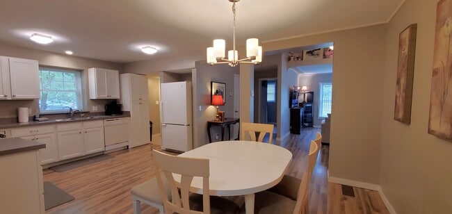 Foto del edificio - Furnished 3 Beds/2 Baths Old Mission Penin...