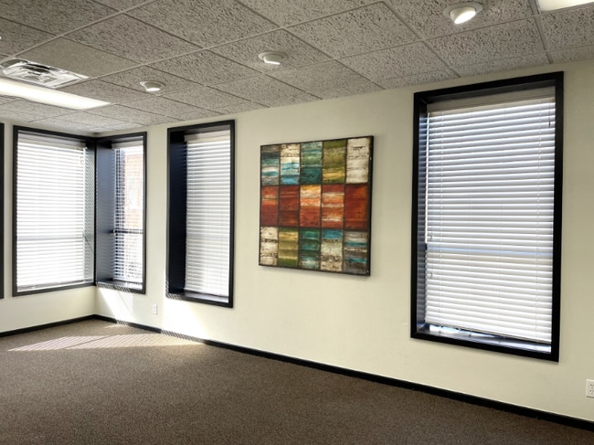 Building Photo - 31 E Center St