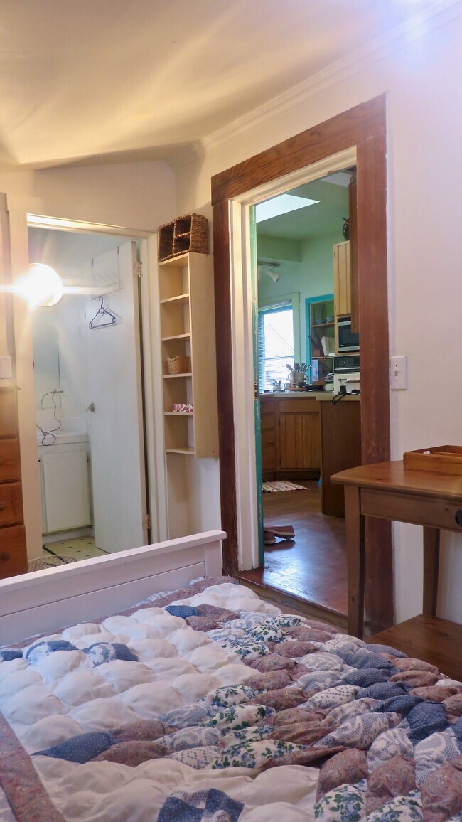 Foto del edificio - 2141 Emerson St