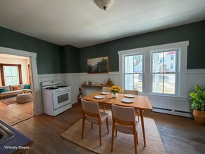 Building Photo - 110 Estey St