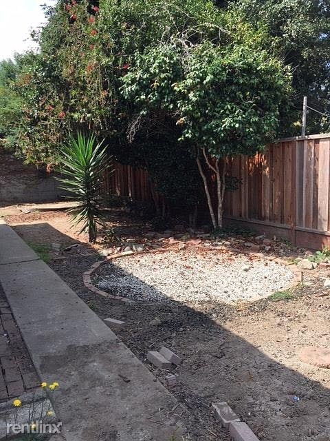Building Photo - 3 br, 1 bath Apartment - 2499 Capitola Ave