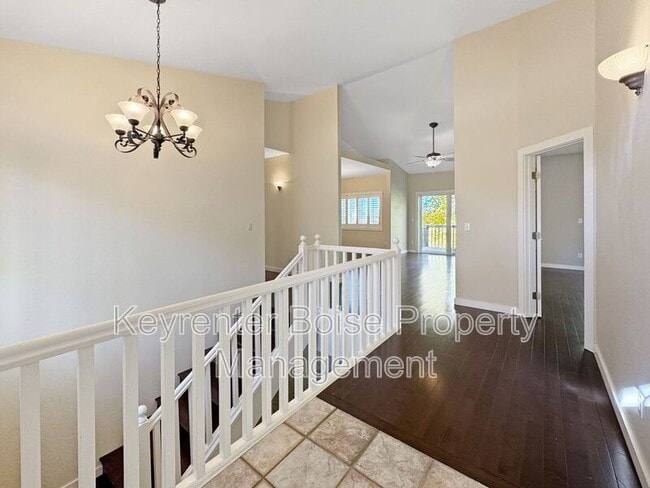 Building Photo - 2035 S Travertine Way