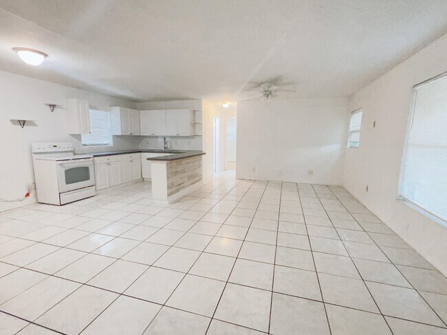 Foto del edificio - 2454 3rd St SW