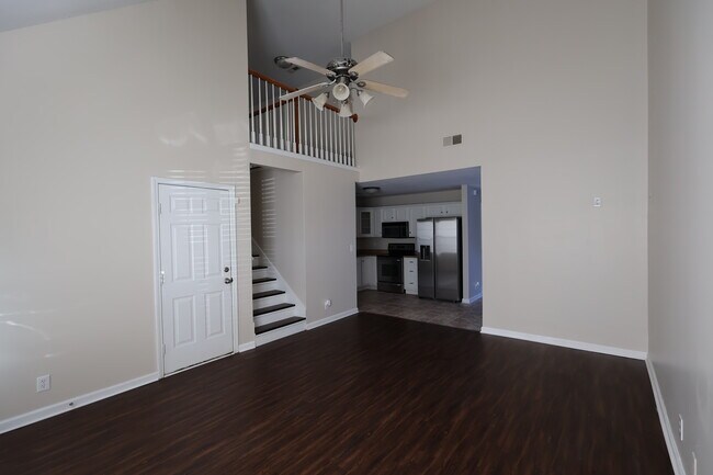 Sala de estar - 999 Culverson Ct