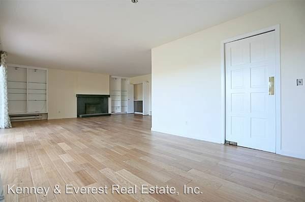 Foto del edificio - 21 Greenwood Bay Dr