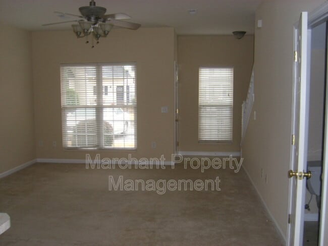 Building Photo - 22 Ridgestone Cir