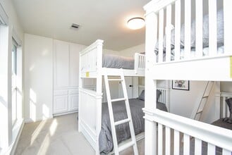Building Photo - 5926 Brook Bend Dr