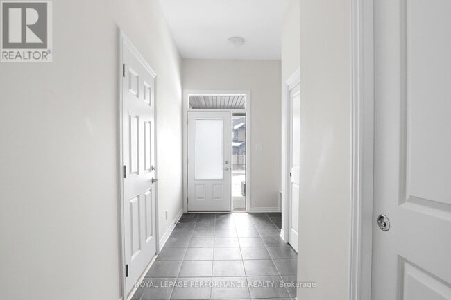 Building Photo - 1011 Kijik Cres