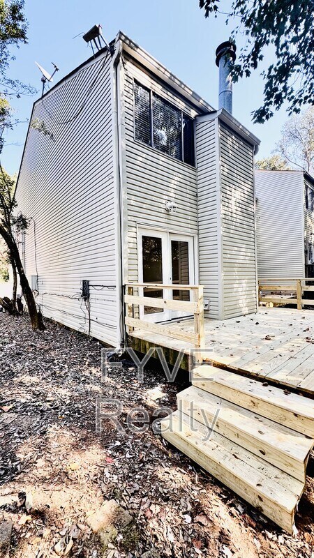 Foto del edificio - 709 Idlewood Ln