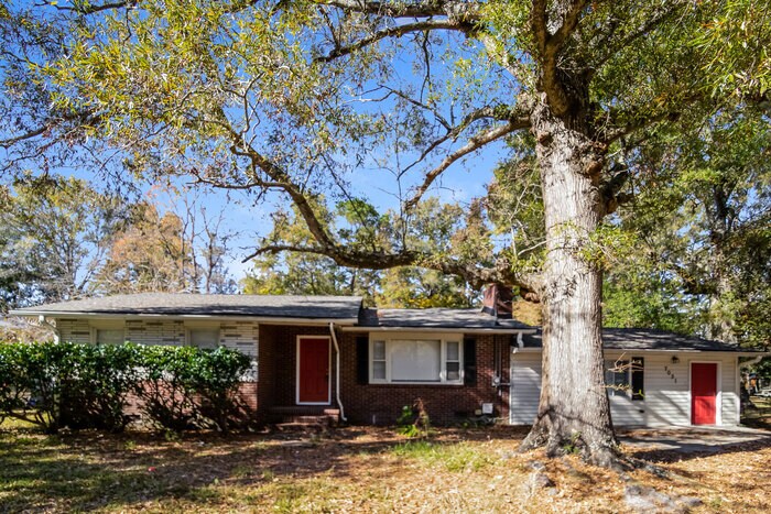 Foto principal - 7031 N Kenwood Dr