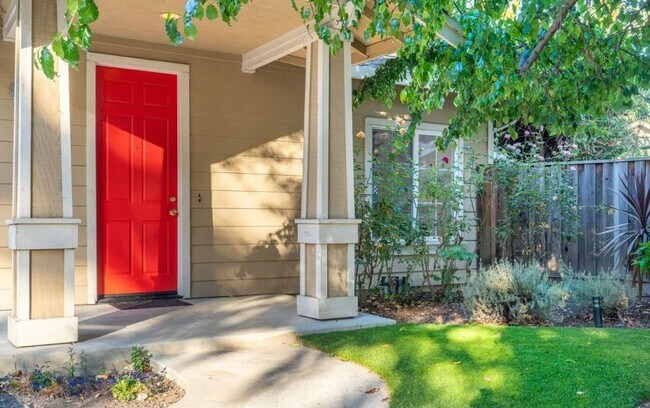 Foto del edificio - 1570 Layla Ct