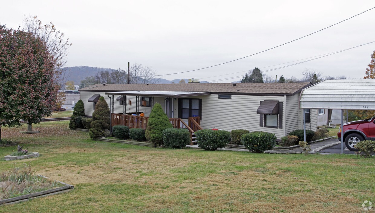 112 Rolling Acres Ln, Clinton, TN 37716 Apartments in Clinton, TN