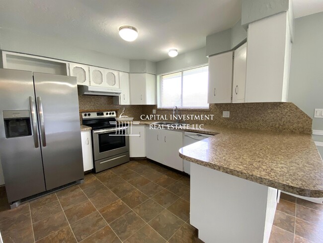 Building Photo - 4054 W Juniper Rd