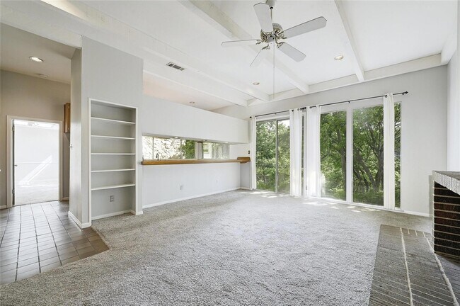Foto del edificio - 6305 Shadow Valley Dr