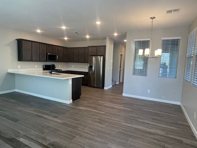 Building Photo - 20880 W Thomas Rd