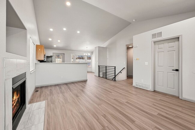 Building Photo - 5540 Almont Ave