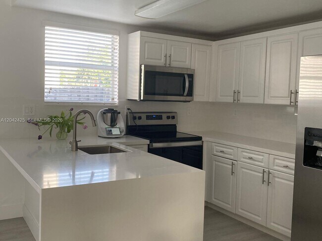 Foto del edificio - 5245 NW 112th Ave