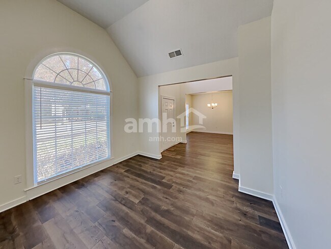 Foto del edificio - 3075 Kings Dr