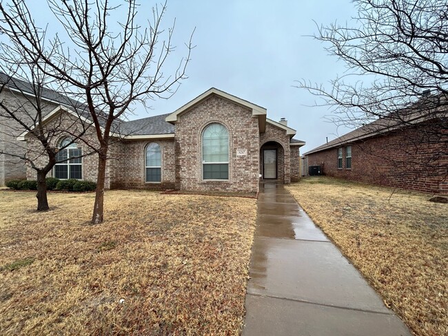 Building Photo - Beautiful Modern Home in LISD