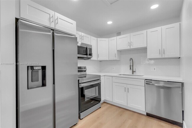 Building Photo - 301 SW 135th Ave