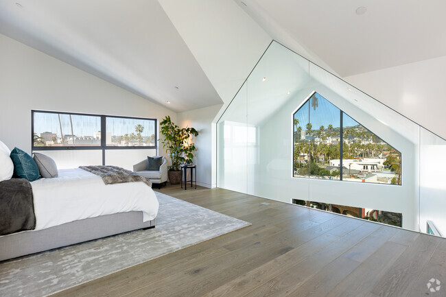 Sky Villa 17 - 3BR, 3BA - 2916SF - Gardenhouse Beverly Hills