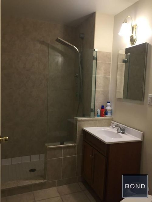 Foto del edificio - 423 E 117th St