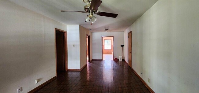 Foto del edificio - 6614 Beldart St