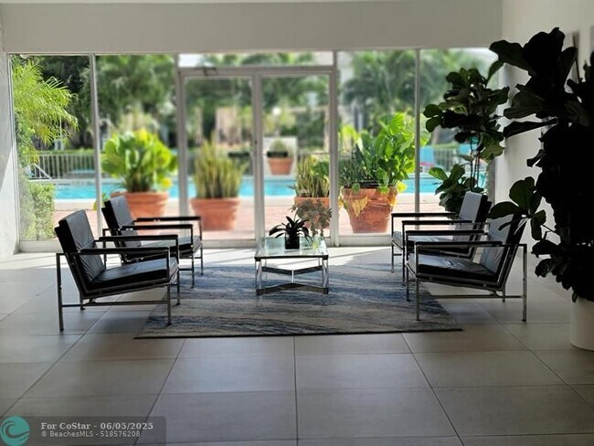 Foto del edificio - 401 Golden Isles Dr