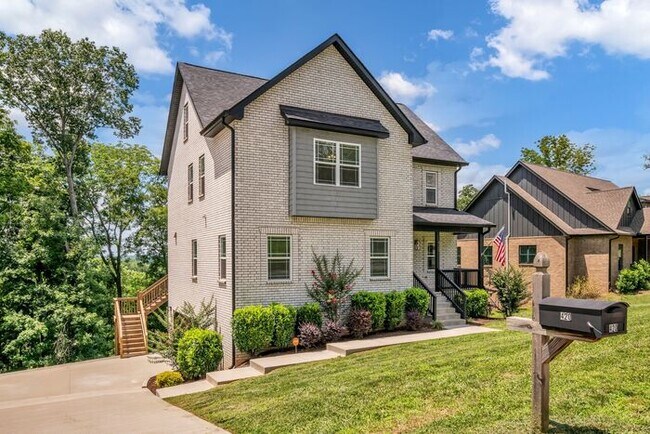 Building Photo - 420 Stonemeadow Rd