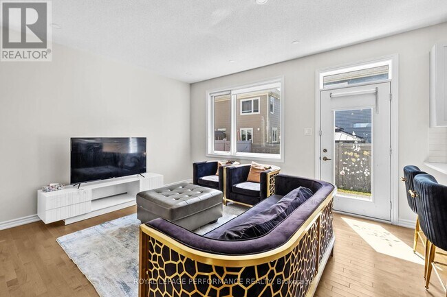 Building Photo - 221 Argonaut Cir