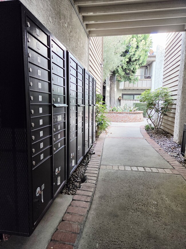 Building Photo - 15511 Sherman Way