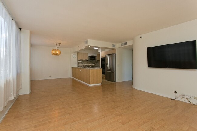 Foto del edificio - Available NOW ! 2/2/2 in town! Beautiful a...