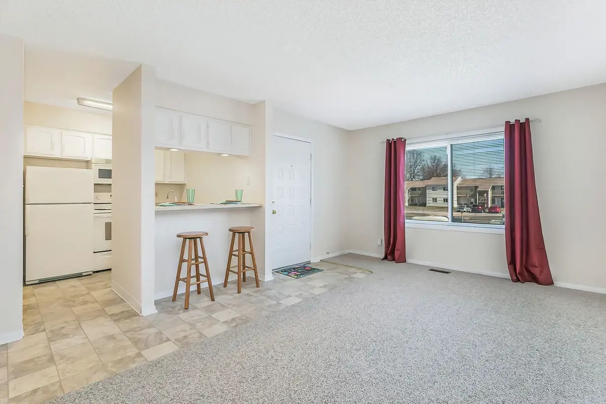 32 Coventry Ln Apt 1 Unit 32 Coventry Apt 1, Muscatine, IA 52761