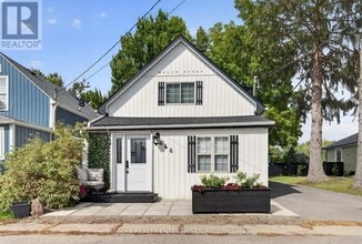 Building Photo - 446 Cambridge Rd W