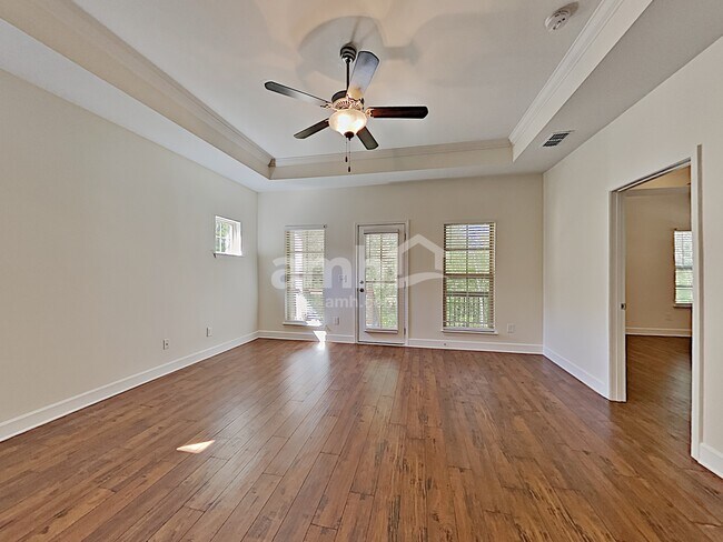 Foto del edificio - 2214 Rigden Mill Dr