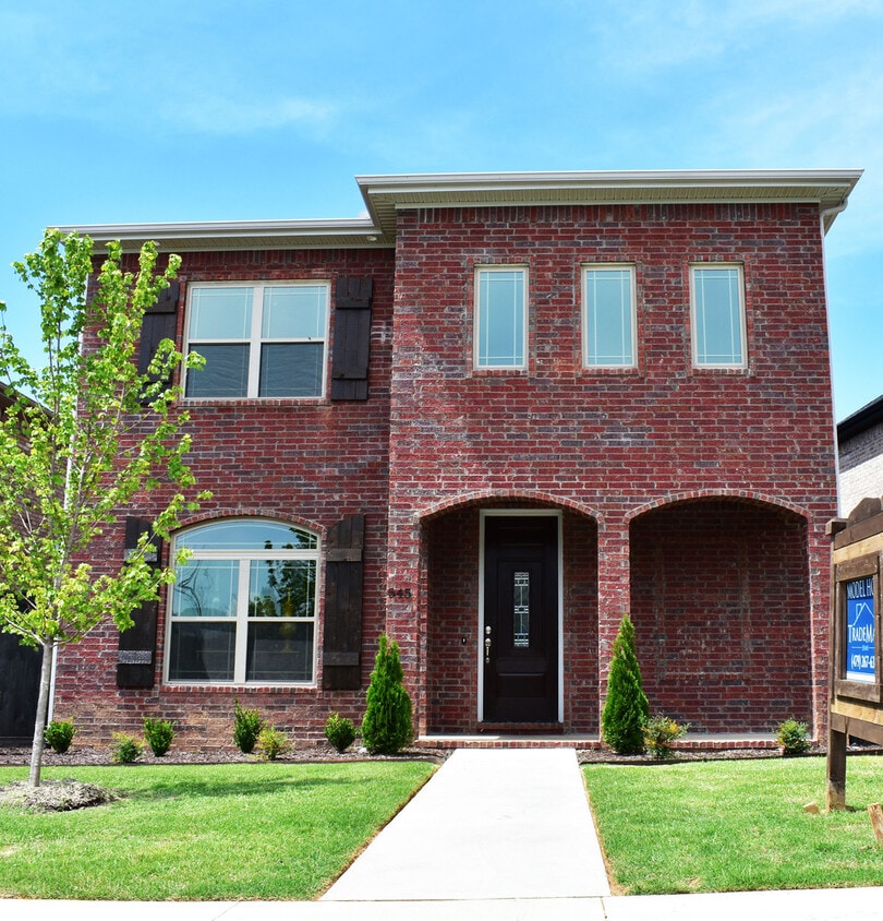 Upscale 4 Bed, 2.5 Bath Available in Fayetteville! - Upscale 4 Bed, 2.5 Bath Available in Fayetteville!