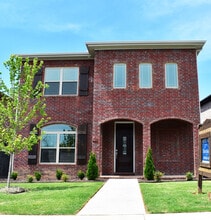 Building Photo - 545 N Salem Rd