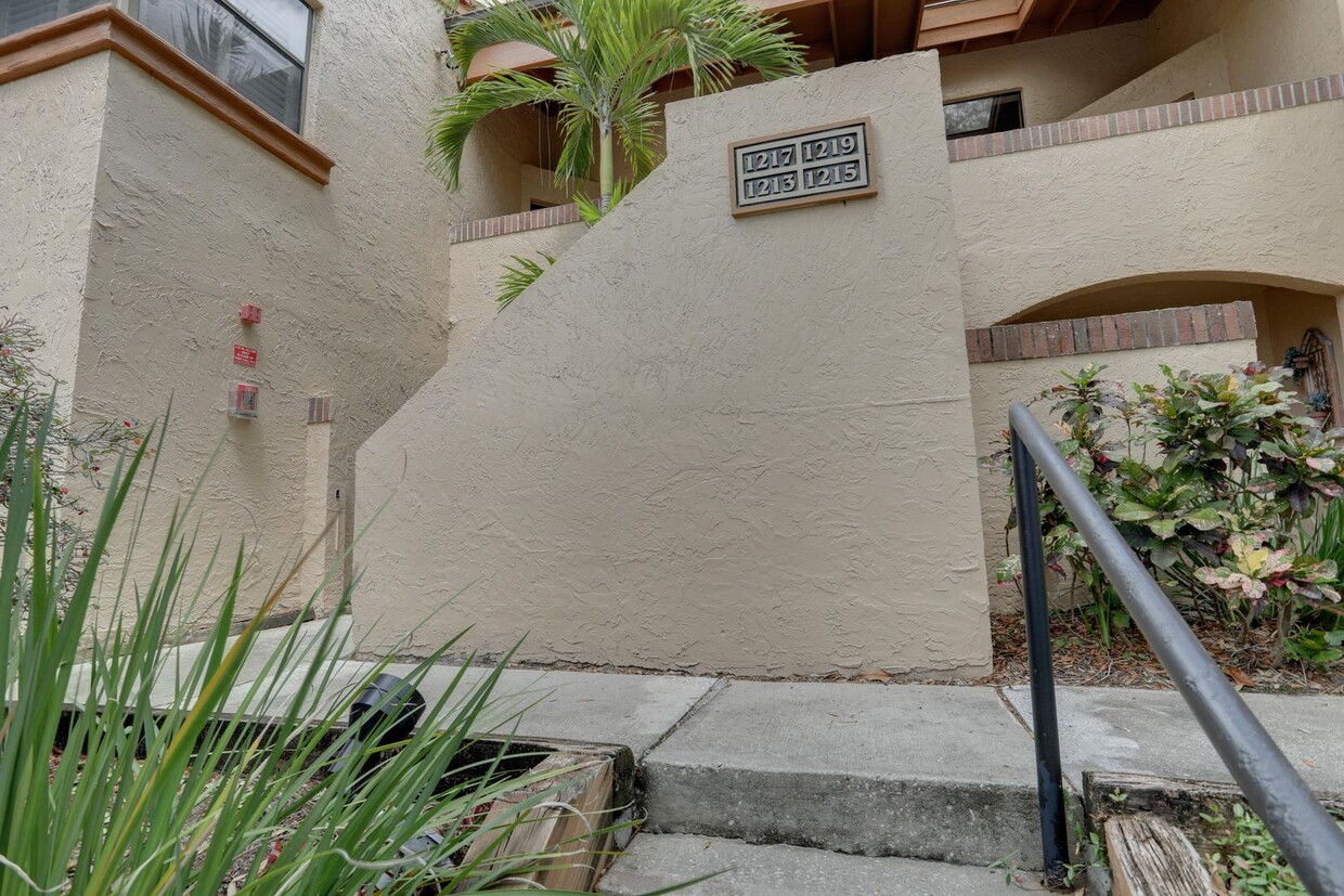 Foto principal - 1213 Salerno Ct