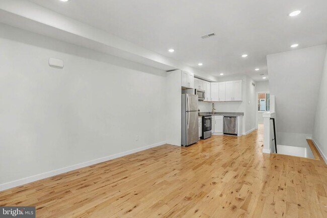 Foto del edificio - 2153 N Franklin St