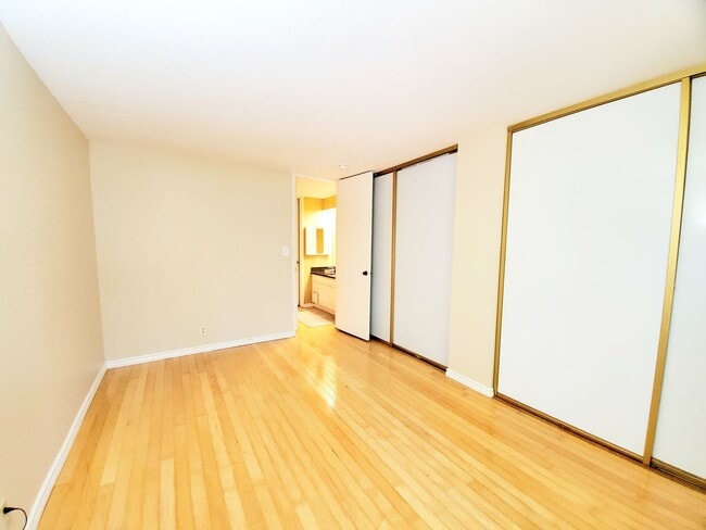Building Photo - Lovely 1 bedroom at Shelter Creek