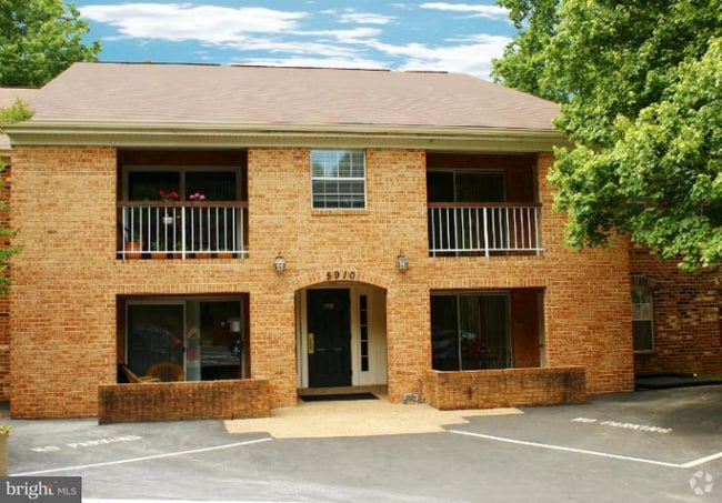 Building Photo - 5910 Cove Landing Rd
