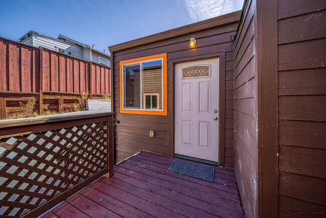 Building Photo - 3607 Maple Ave