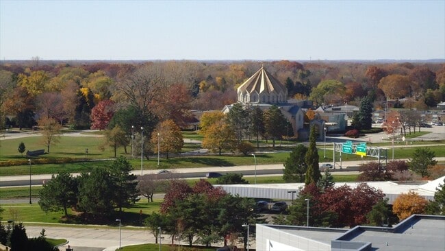 Foto del edificio - 16400 N Park Dr