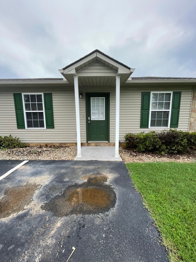 Building Photo - 1822 Country Meadows Dr