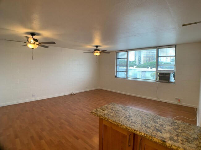 Building Photo - AIEA 2BR/2BA/1 Covered PKG - upgraded kitc...