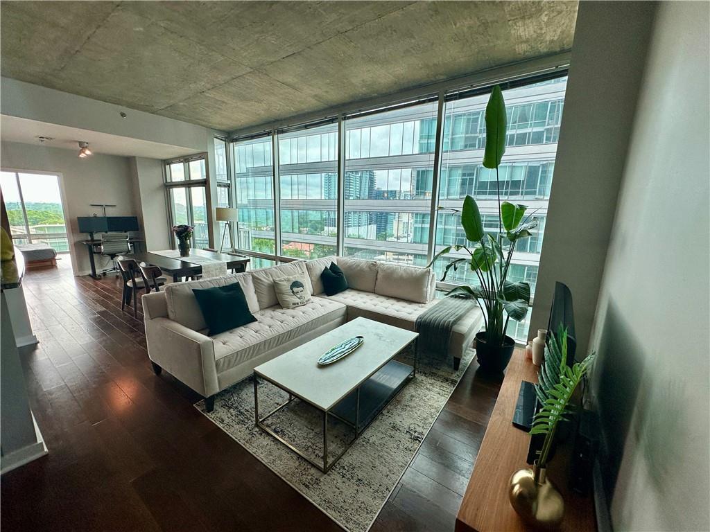 Foto principal - 923 Peachtree St NE